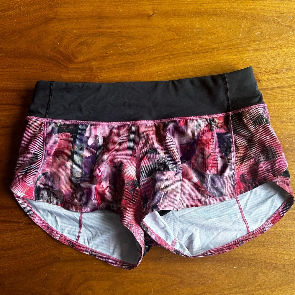 Lululemon Size 4 Speed Up Shorts 2.5” inseam